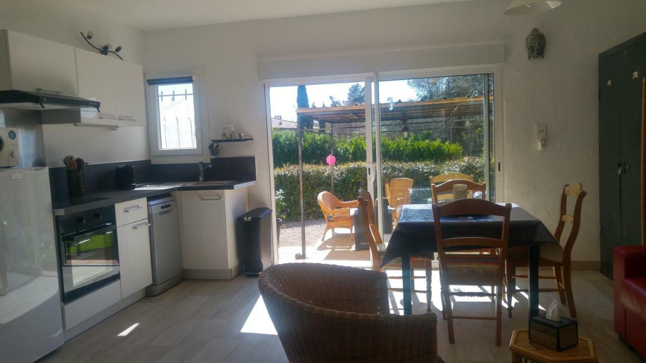 gite LAPAZ/jacuzzi privé/piscine Draguignan Exterior foto