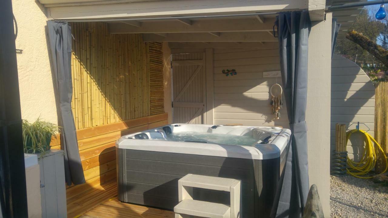 gite LAPAZ/jacuzzi privé/piscine Draguignan Exterior foto